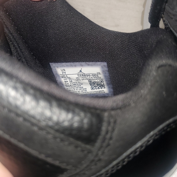 Jordan 11 - Picture 3 of 7